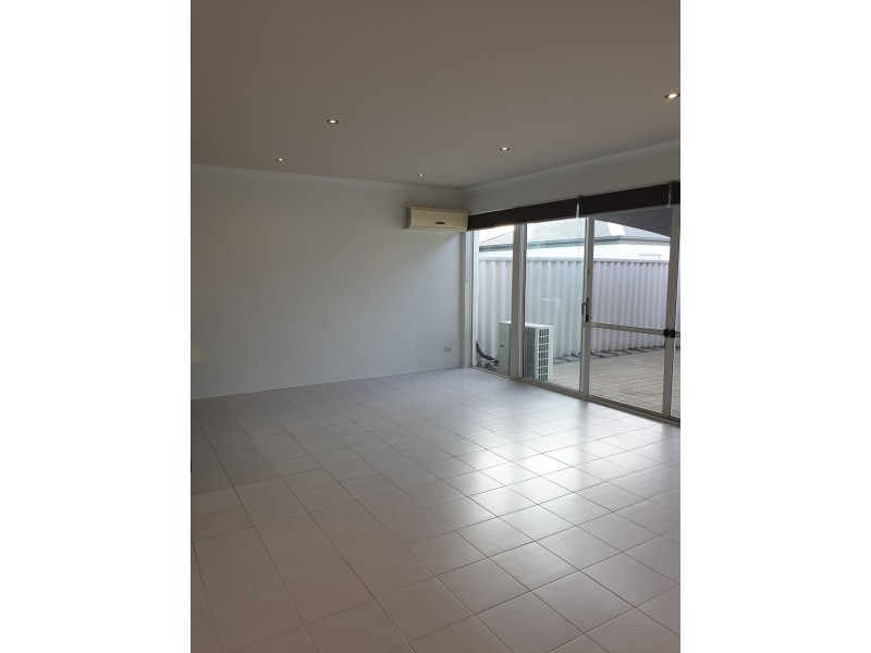 15 Dania Way, Butler WA 6036