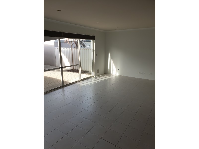 15 Dania Way, Butler WA 6036