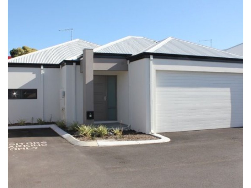 15/2 Fowey Loop, Mindarie WA 6030