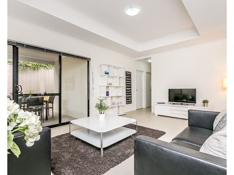 15/2 Fowey Loop, Mindarie WA 6030