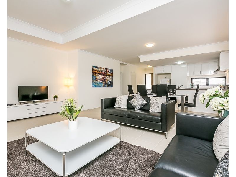 15/2 Fowey Loop, Mindarie WA 6030