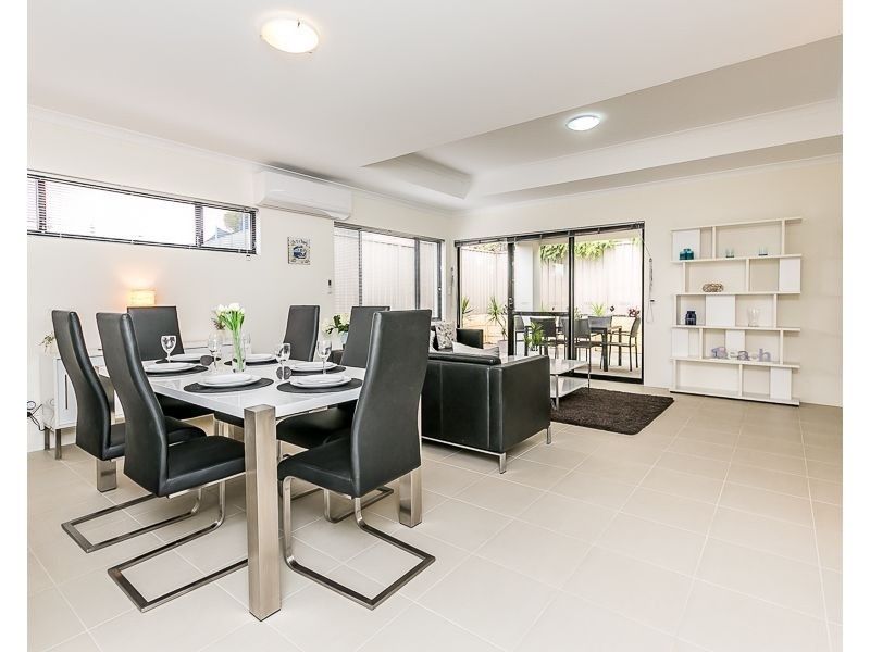 15/2 Fowey Loop, Mindarie WA 6030