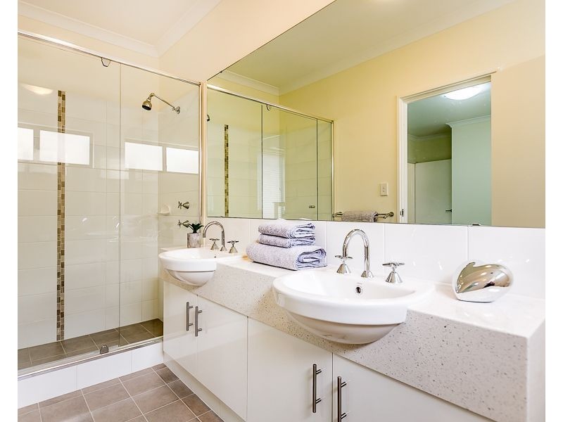 15/2 Fowey Loop, Mindarie WA 6030