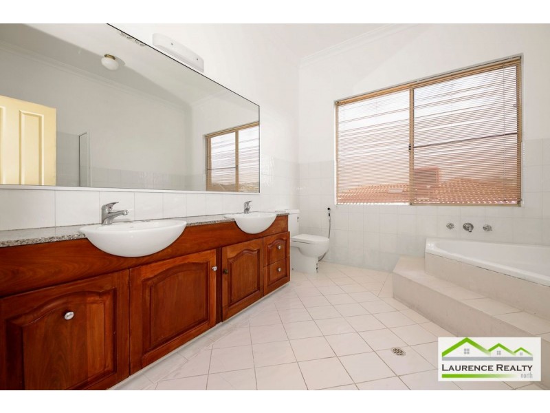 8 Chalmers Court, Mindarie WA 6030