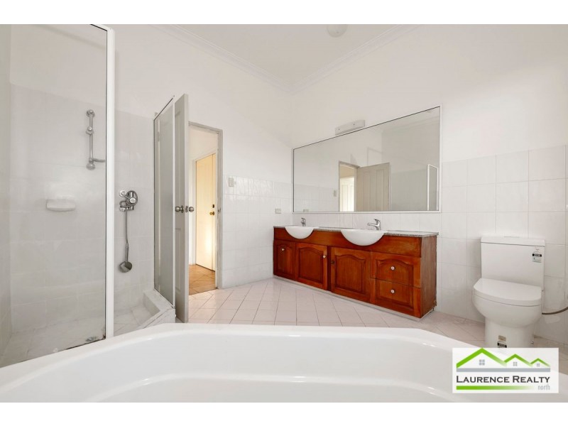 8 Chalmers Court, Mindarie WA 6030