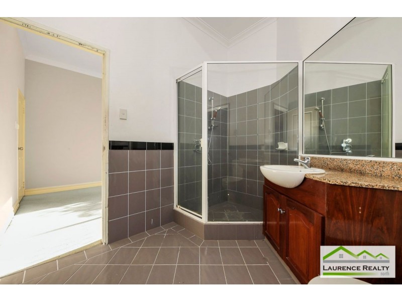 8 Chalmers Court, Mindarie WA 6030