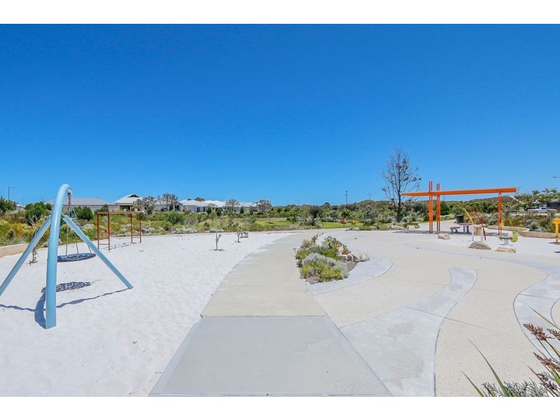 4 Crowned Way, Alkimos WA 6038