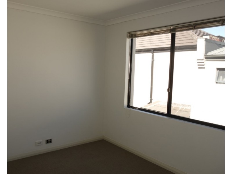 21A Hammersmith Court, Joondalup WA 6027