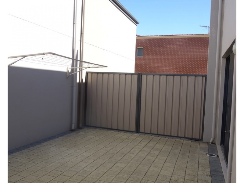 21A Hammersmith Court, Joondalup WA 6027