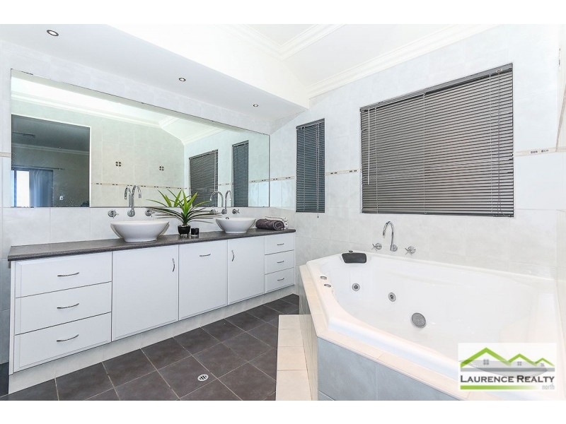 28 Kinsale Drive, Mindarie WA 6030