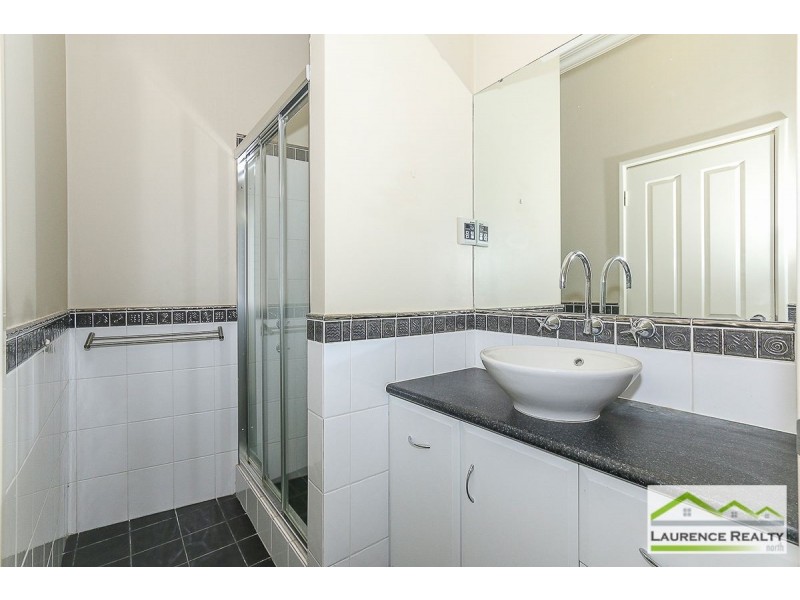 28 Kinsale Drive, Mindarie WA 6030