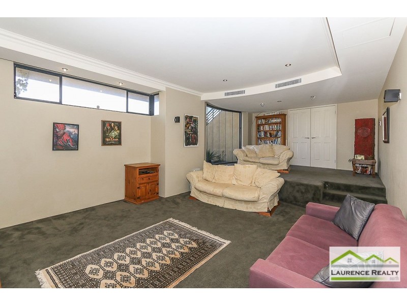 28 Kinsale Drive, Mindarie WA 6030