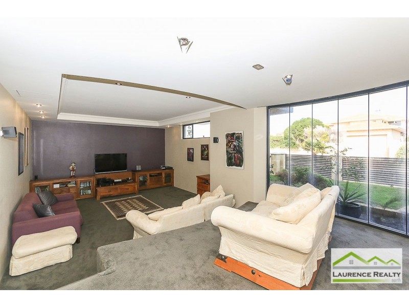 28 Kinsale Drive, Mindarie WA 6030