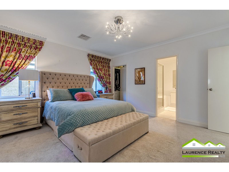 5 Windjammer Parkway, Jindalee WA 6036