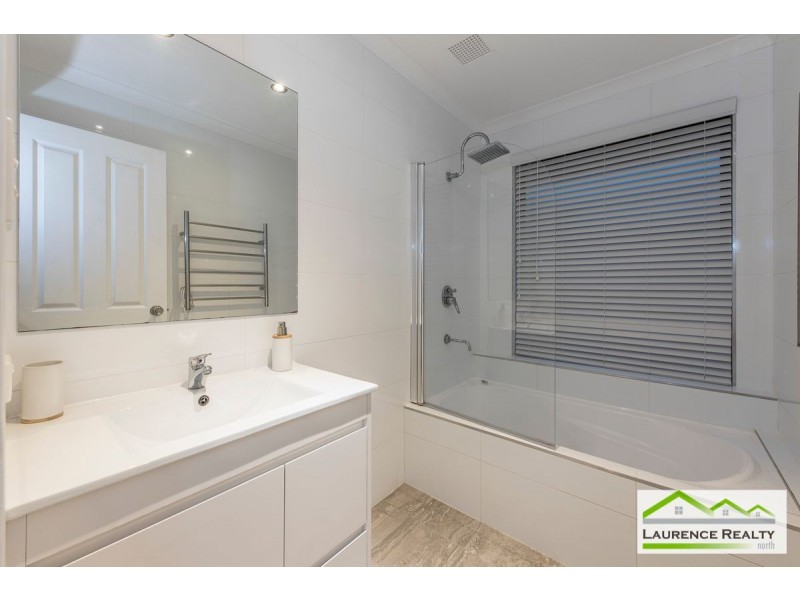 8 Dunfermline Way, Kinross WA 6028