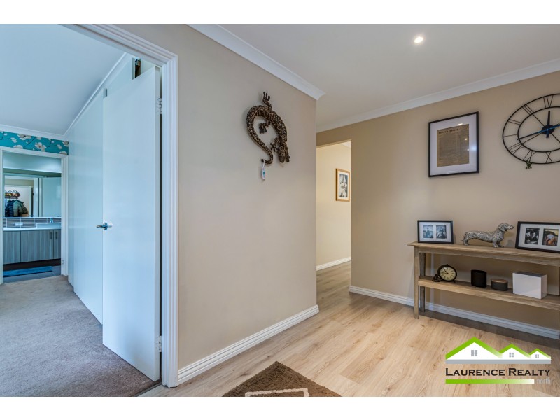15 Windjammer Parkway, Jindalee WA 6036