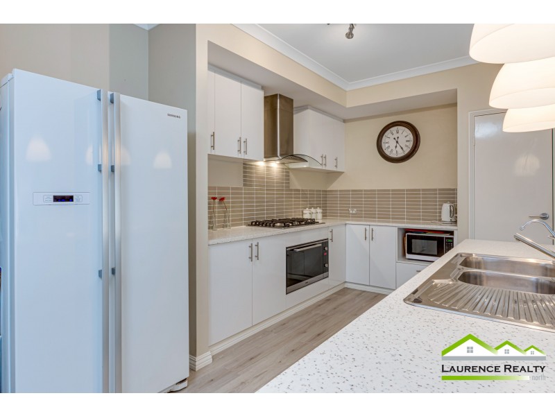 15 Windjammer Parkway, Jindalee WA 6036