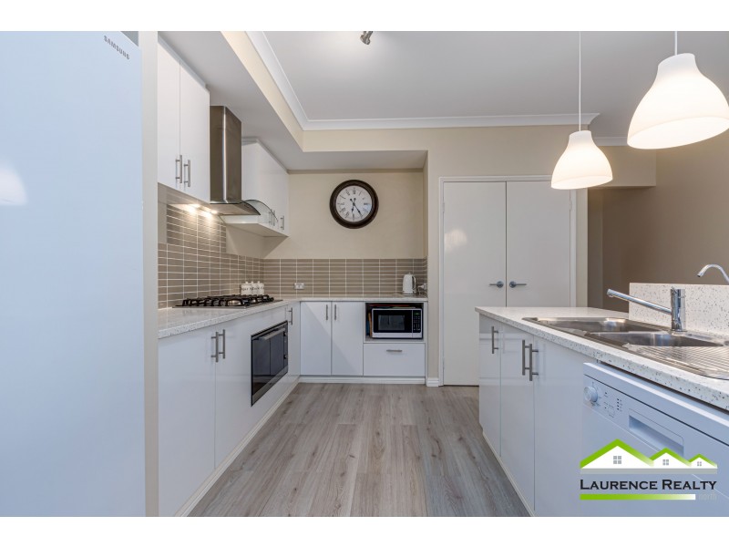 15 Windjammer Parkway, Jindalee WA 6036