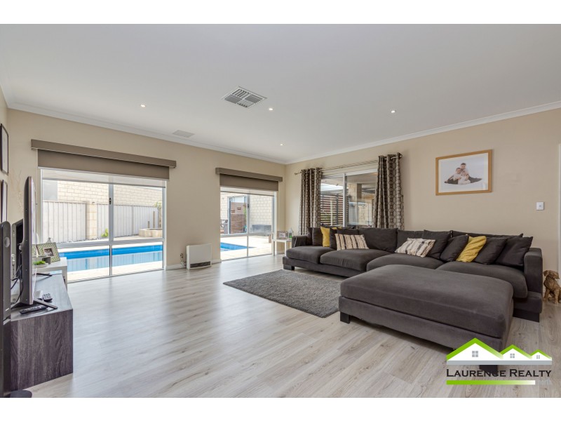 15 Windjammer Parkway, Jindalee WA 6036