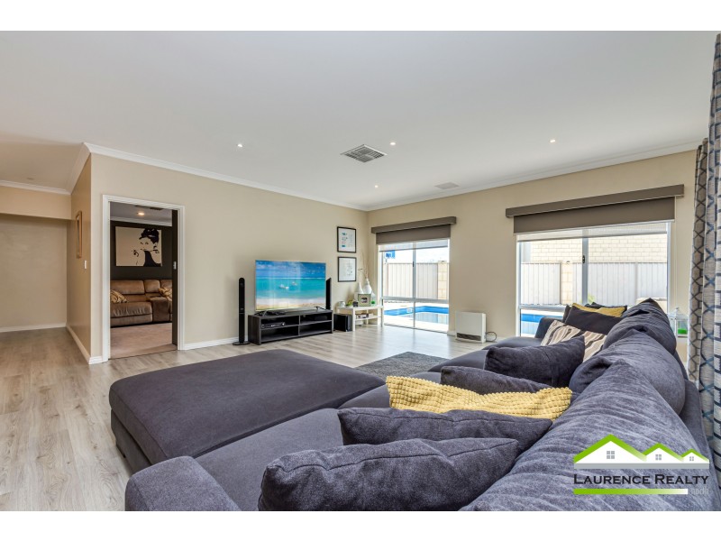 15 Windjammer Parkway, Jindalee WA 6036