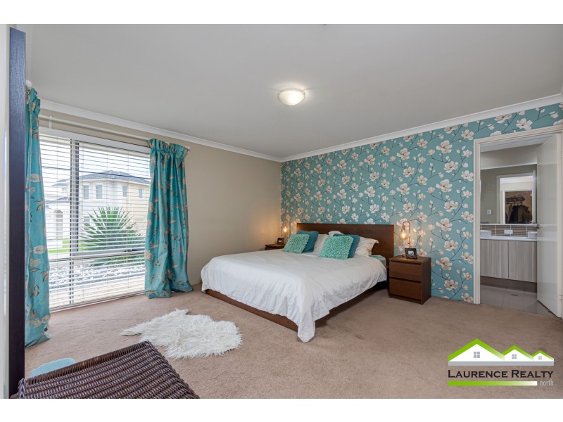 15 Windjammer Parkway, Jindalee WA 6036