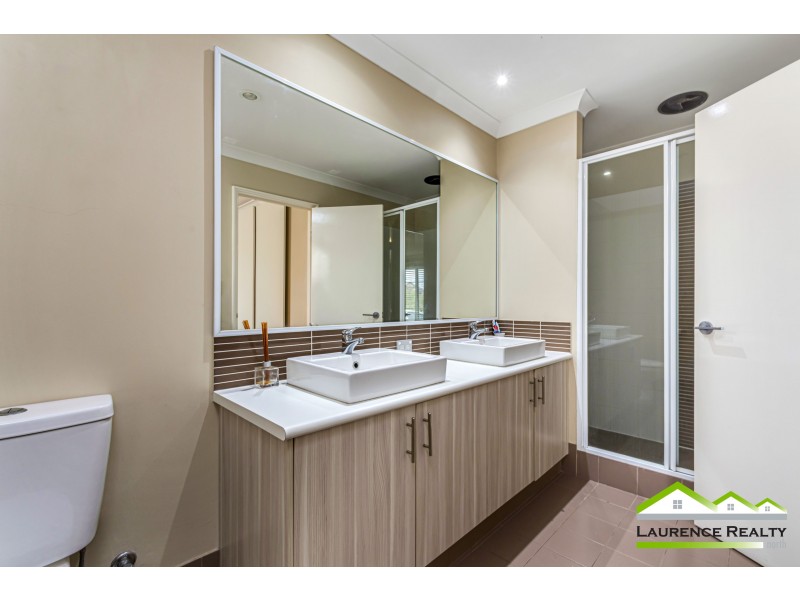15 Windjammer Parkway, Jindalee WA 6036