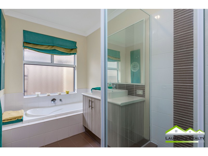 15 Windjammer Parkway, Jindalee WA 6036
