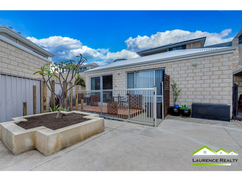 15 Windjammer Parkway, Jindalee WA 6036