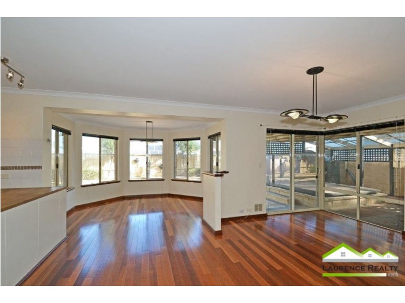 2 Rochester Drive, Mindarie WA 6030