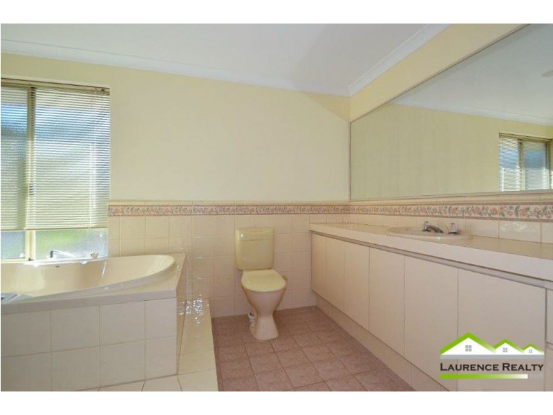 2 Rochester Drive, Mindarie WA 6030