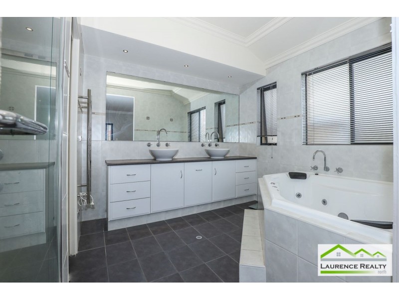 28 Kinsale Drive, Mindarie WA 6030