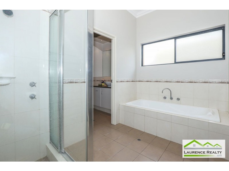 28 Kinsale Drive, Mindarie WA 6030