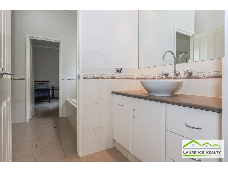 28 Kinsale Drive, Mindarie WA 6030