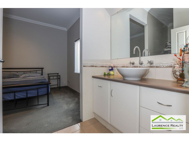 28 Kinsale Drive, Mindarie WA 6030