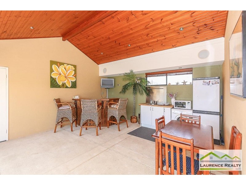 28 Kinsale Drive, Mindarie WA 6030