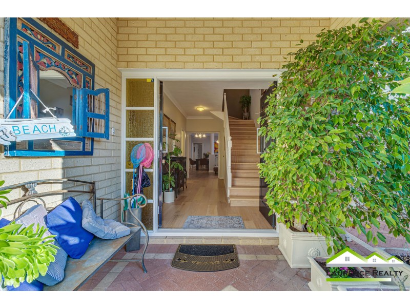 17 Rosslare Promenade, Mindarie WA 6030