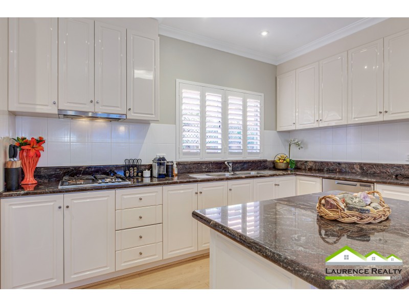 17 Rosslare Promenade, Mindarie WA 6030