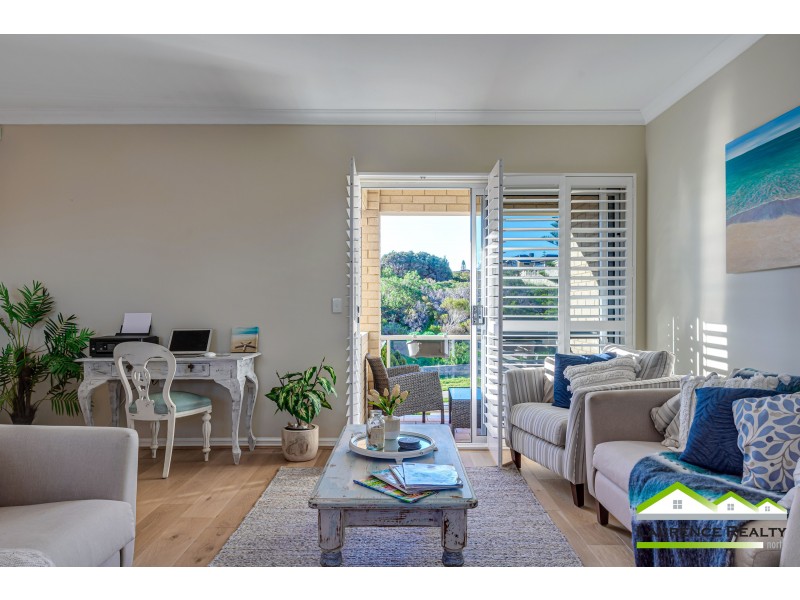 17 Rosslare Promenade, Mindarie WA 6030