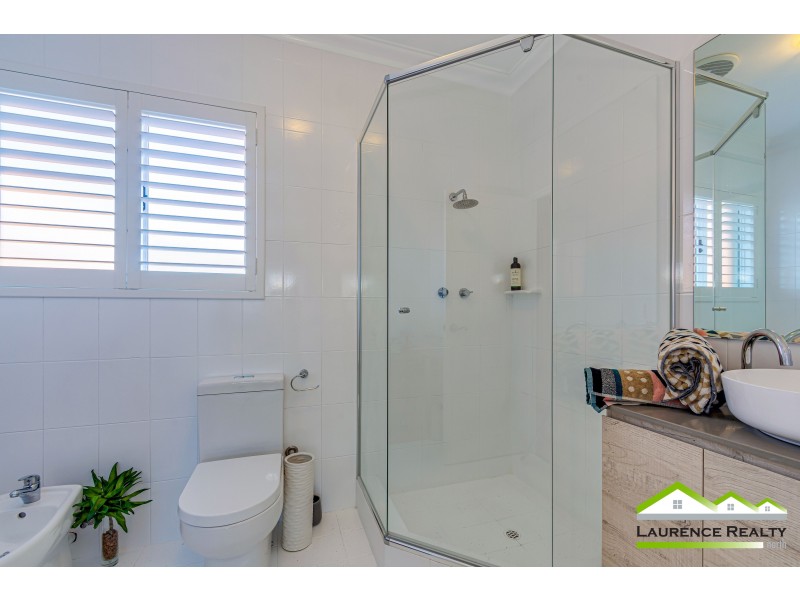 17 Rosslare Promenade, Mindarie WA 6030
