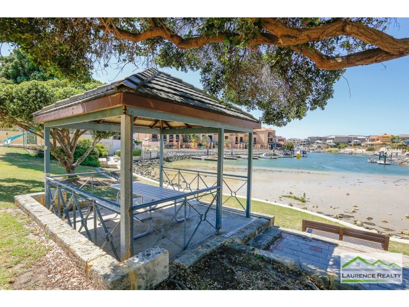 17 Rosslare Promenade, Mindarie WA 6030