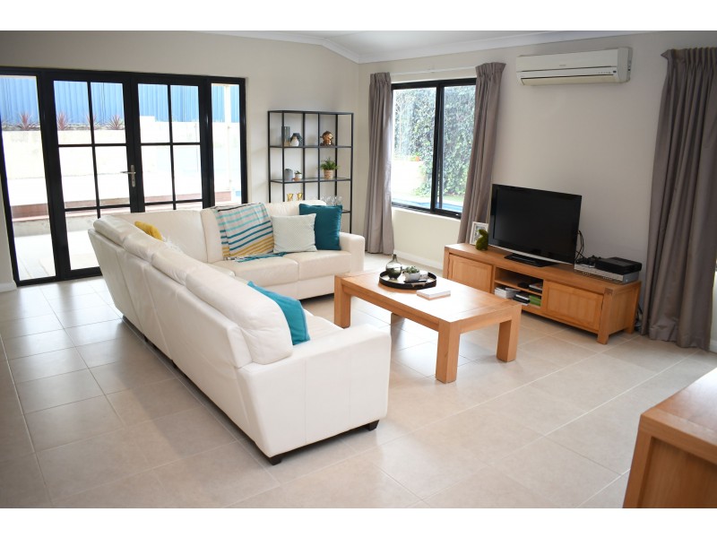 60 Cristobal Crescent, Mindarie WA 6030