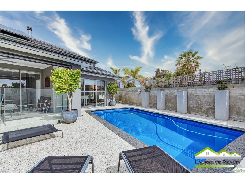 5 Irvine Cove, Mindarie WA 6030