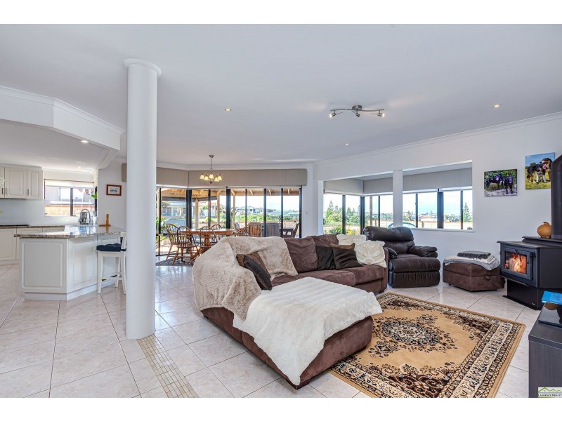 19 Kinsale Drive, Mindarie WA 6030