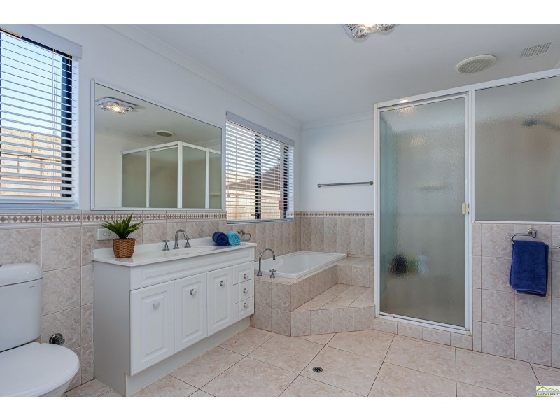 19 Kinsale Drive, Mindarie WA 6030