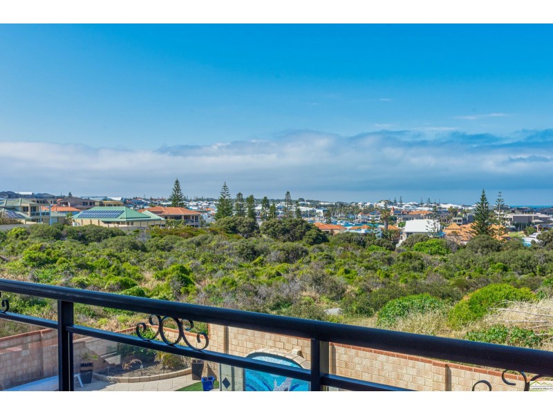 19 Kinsale Drive, Mindarie WA 6030