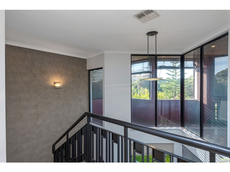 17A Rosslare Promenade, Mindarie WA 6030