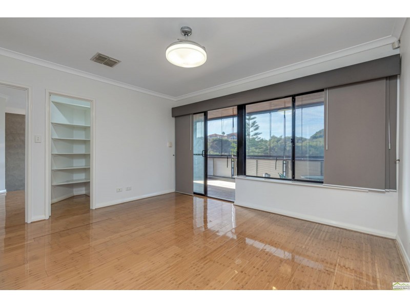 17A Rosslare Promenade, Mindarie WA 6030