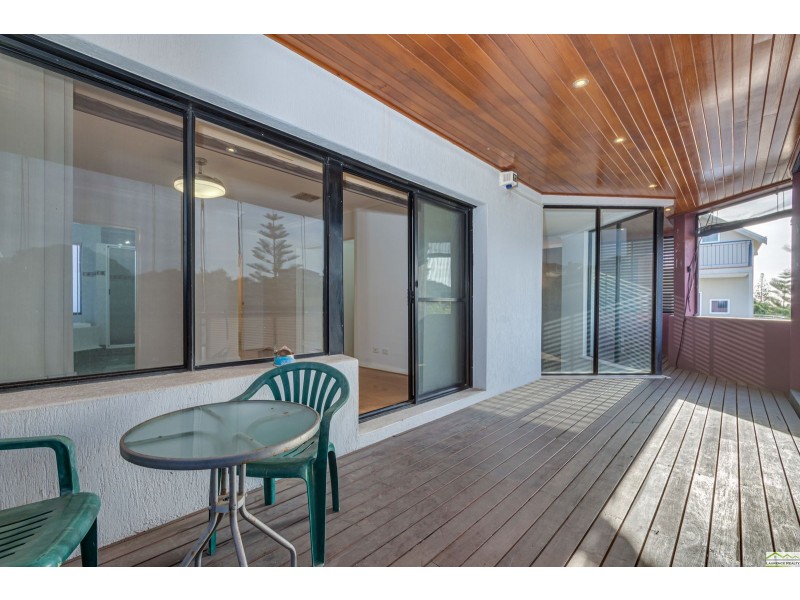 17A Rosslare Promenade, Mindarie WA 6030