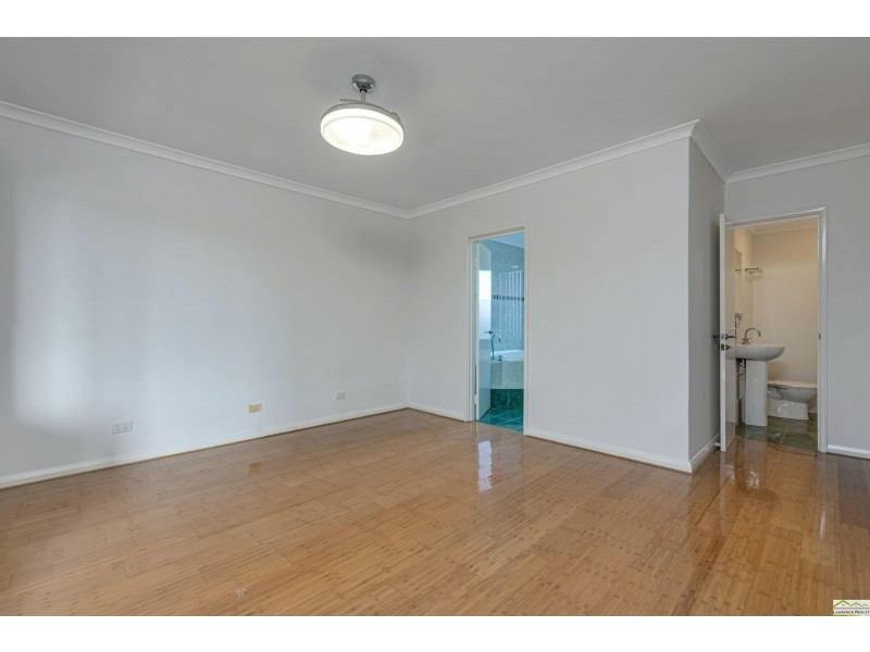 17A Rosslare Promenade, Mindarie WA 6030