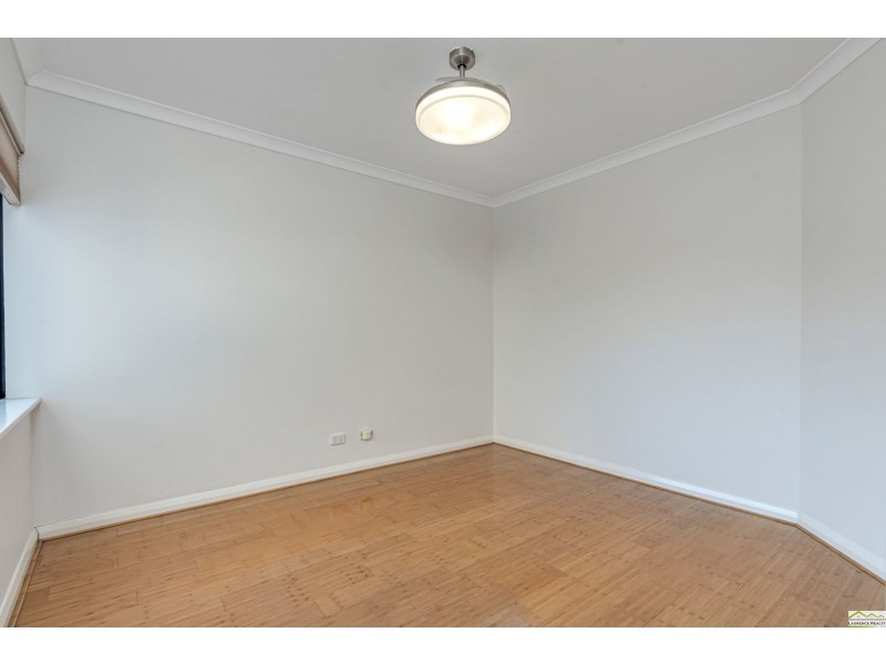 17A Rosslare Promenade, Mindarie WA 6030